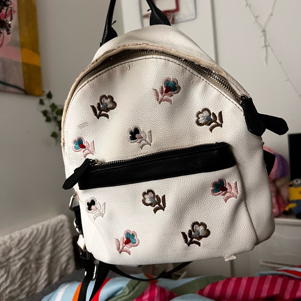 Elegant White Floral Embroidered Backpack